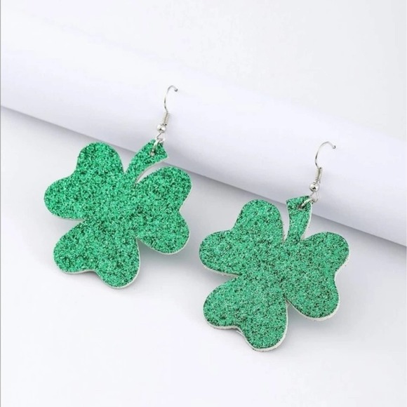 SHAMROCK GREEN 4 CLOVER DANGLE Earrings ST PATRICKS DAY Earrings Lucky - Picture 2 of 4